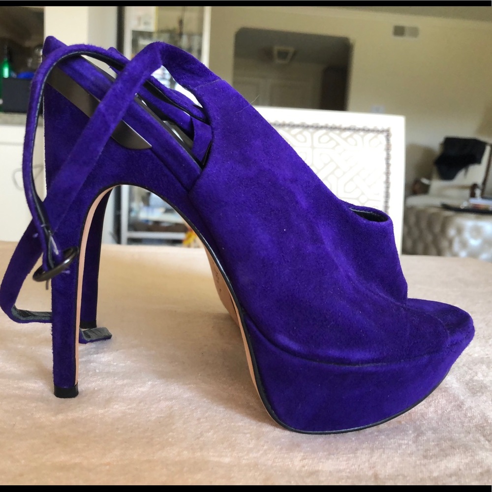 NWOT Dolce Vita purple suede platform sandals. US7